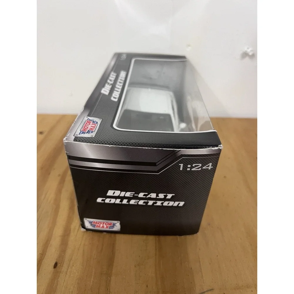 Motor Max Die Cast 2018 Dodge Challenger SRT Hellcat White 1:24 Scale New